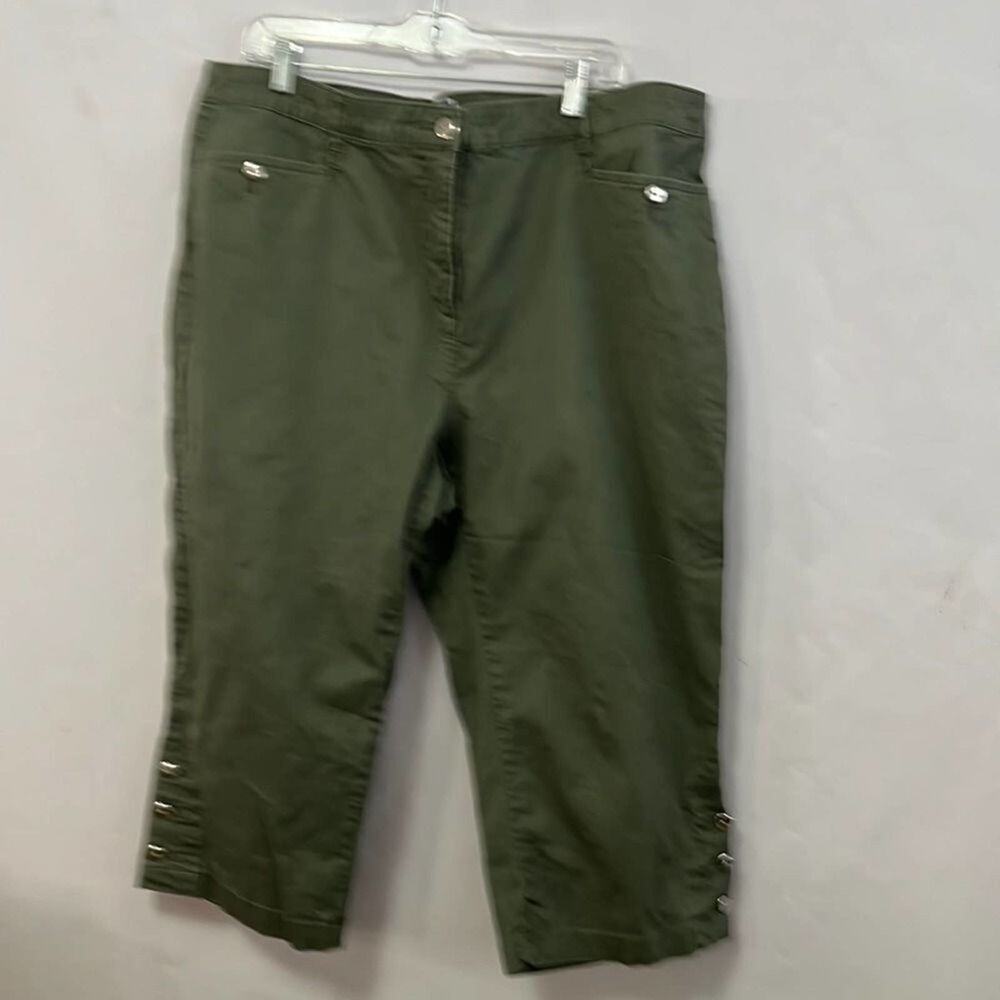 KAREN SCOTT CAPRI SHORTS SIZE 18W